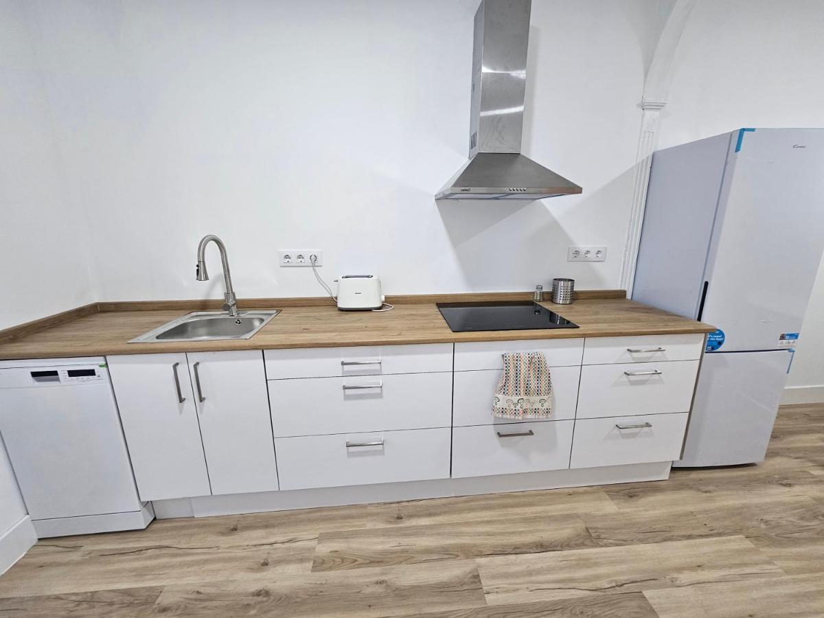 Apartamentos En El Centro - Plaza De Amboage - Wifi Ferrol Zewnętrze zdjęcie