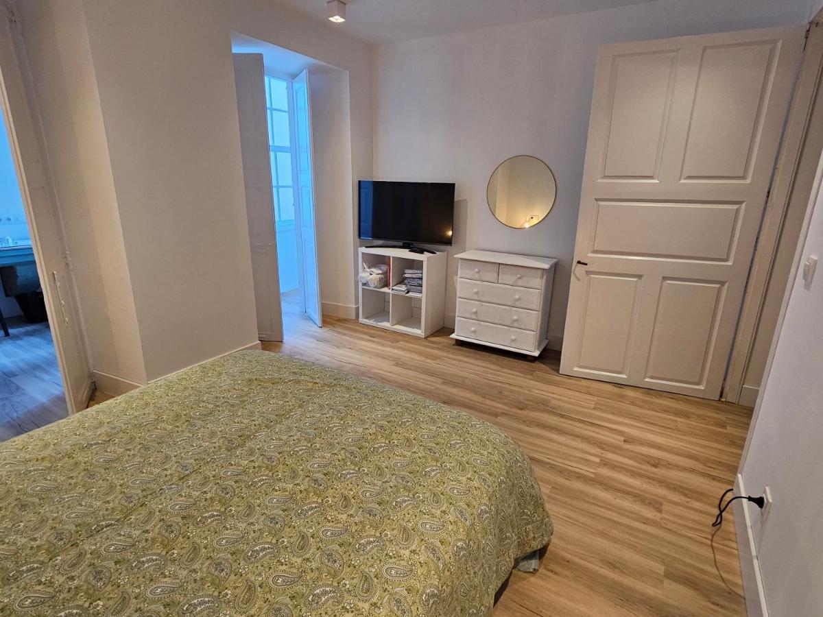 Apartamentos En El Centro - Plaza De Amboage - Wifi Ferrol Zewnętrze zdjęcie