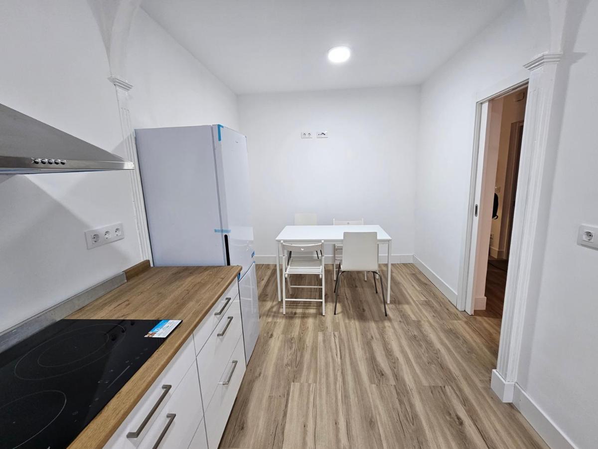 Apartamentos En El Centro - Plaza De Amboage - Wifi Ferrol Zewnętrze zdjęcie
